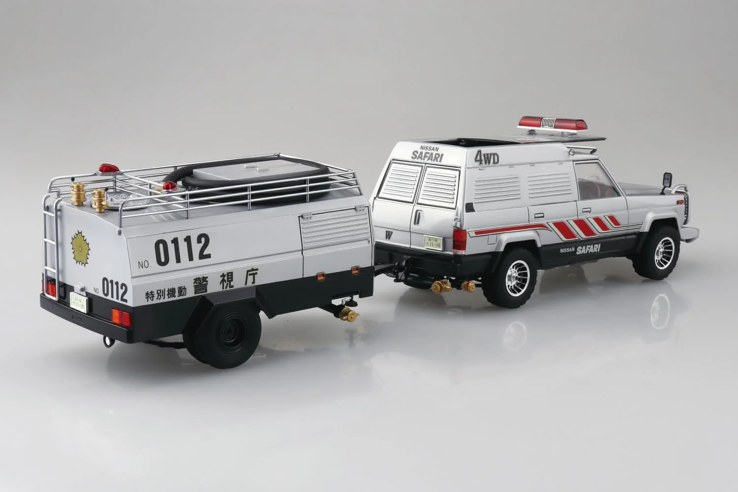 Aoshima 1/24 Seibu Police No.7 Safari 4WD & Tank Car - Image 2