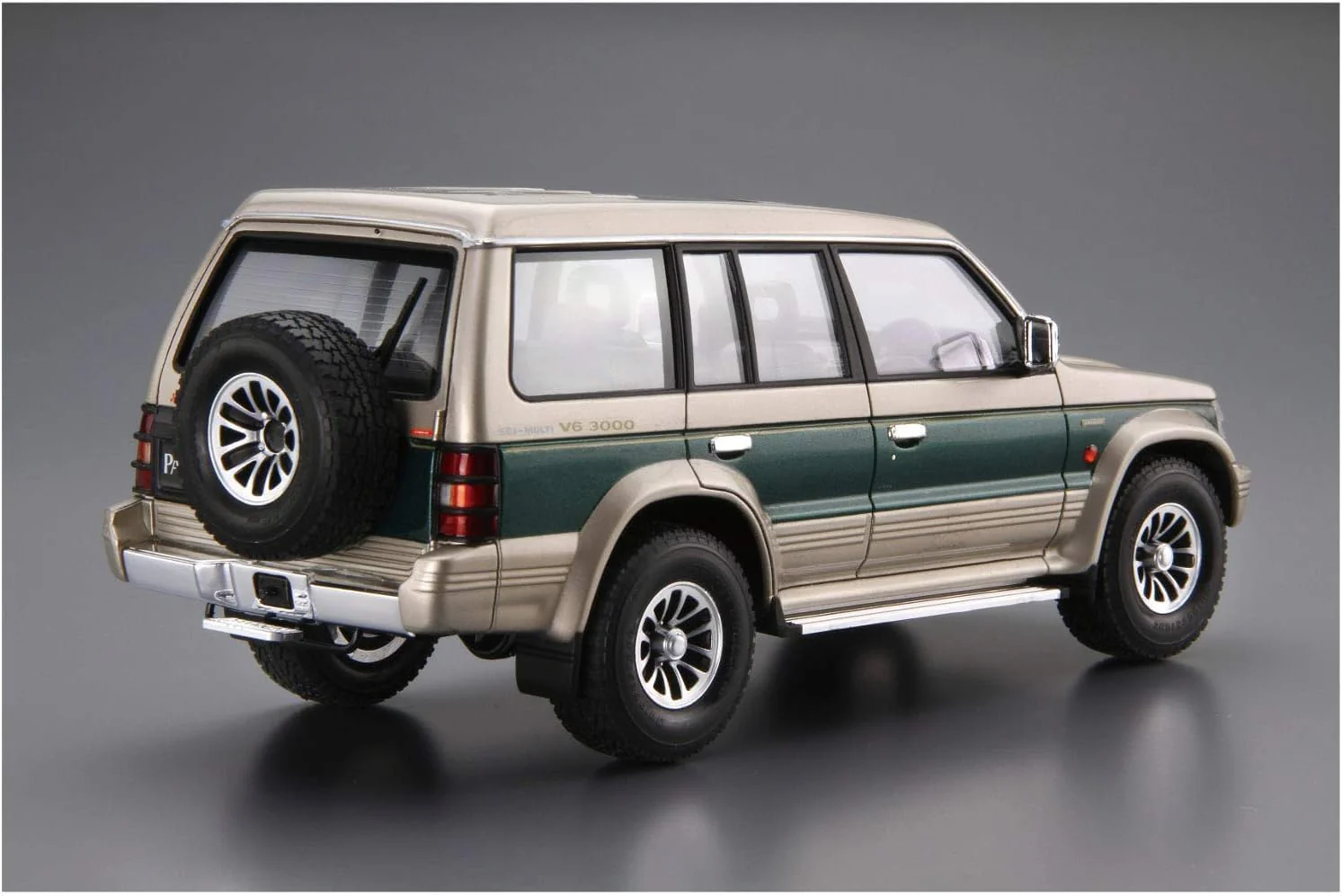Aoshima 1/24 The Model Car No. 107 Mitsubishi V43W Pajero Super Exceed 1991 - Image 4