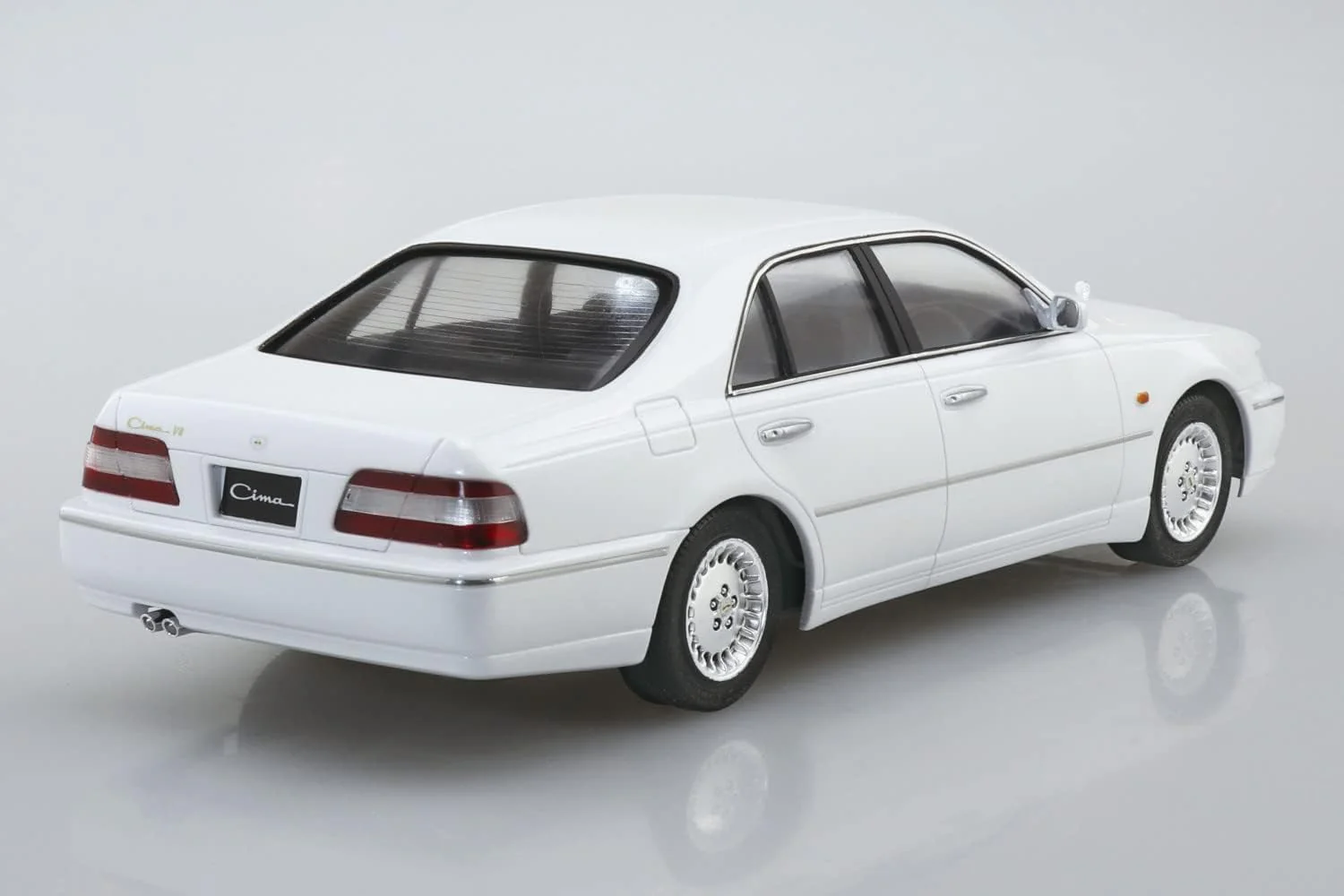 Aoshima 1/24 The Model Car No. 137 Nissan Y33 Cima 96 - Image 3