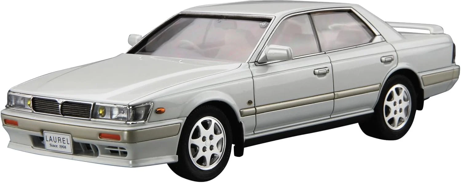 Aoshima 1/24 The Model Car No. 28 Nissan HC33 Laurel Medalist CLUB L '91