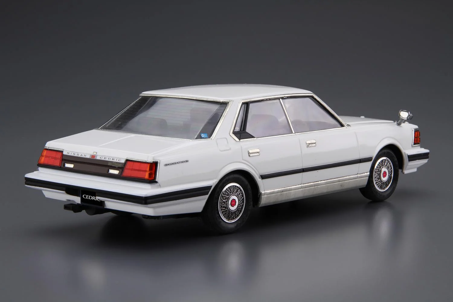Aoshima 1/24 The Model Car No. 57 Nissan P430 Cedric/Gloria 4HT280E Brougham '82 - Image 3