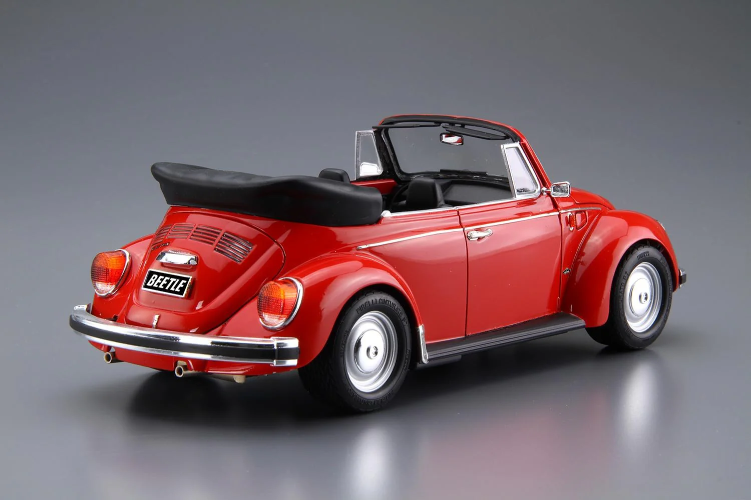 Aoshima 1/24 The Model Car No. 75 Volkswagen 15ADK Beetle 1303S Cabriolet 1975 - Image 2