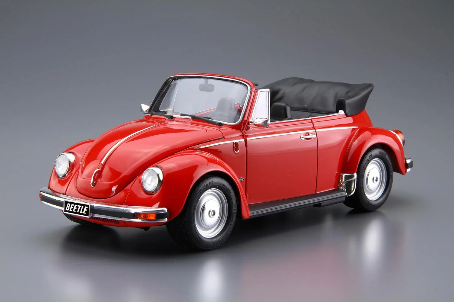 Aoshima 1/24 The Model Car No. 75 Volkswagen 15ADK Beetle 1303S Cabriolet 1975 - Image 3
