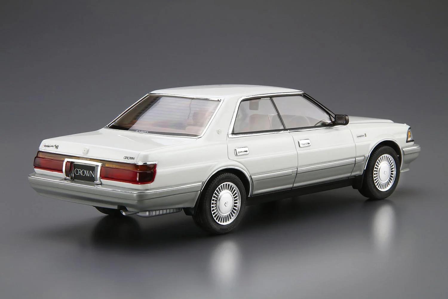 Aoshima 1/24 The Model Car Series No.87 Toyota UZS131 Crown Royal Saloon G '89 - Image 3