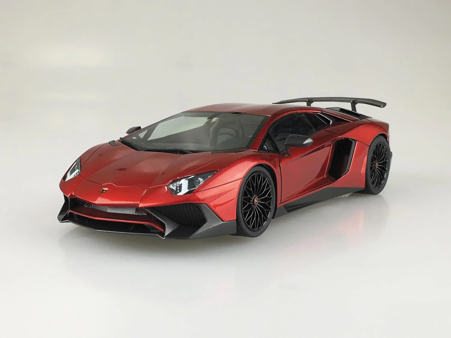 Aoshima 1/24 The Supercar No. 11 '15 Lamborghini Aventador SV - Image 3