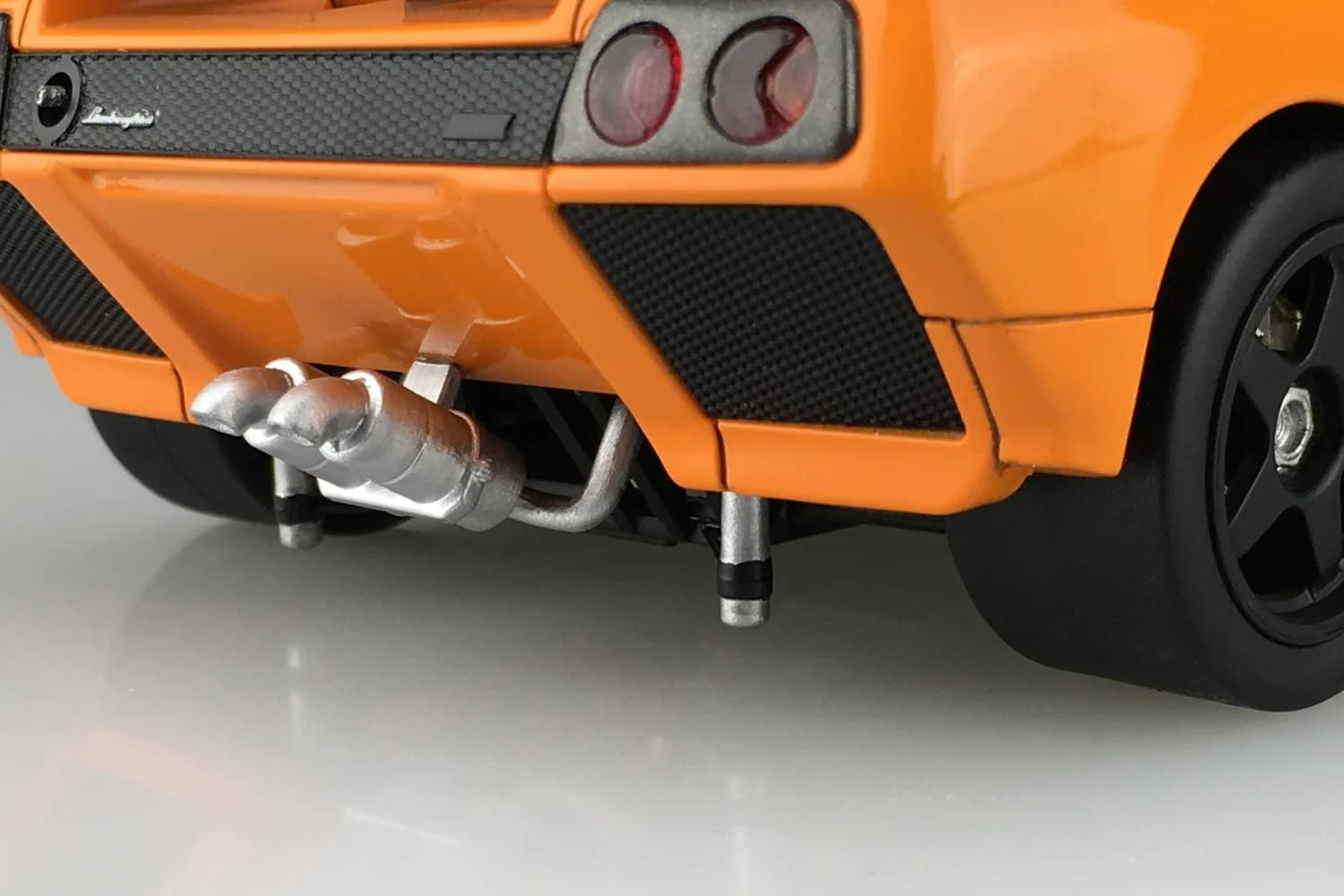 Aoshima 1/24 The Supercar No. 20 '99 Lamborghini Diablo GTR - Image 12