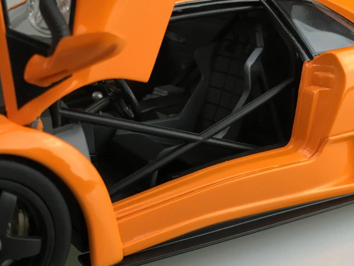 Aoshima 1/24 The Supercar No. 20 '99 Lamborghini Diablo GTR - Image 8