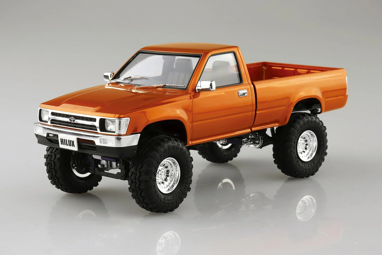 Aoshima 1/24 The Tuned Car No.065 RN80 Hilux Long Bed Lift-Up '95 (Toyota) - Image 3