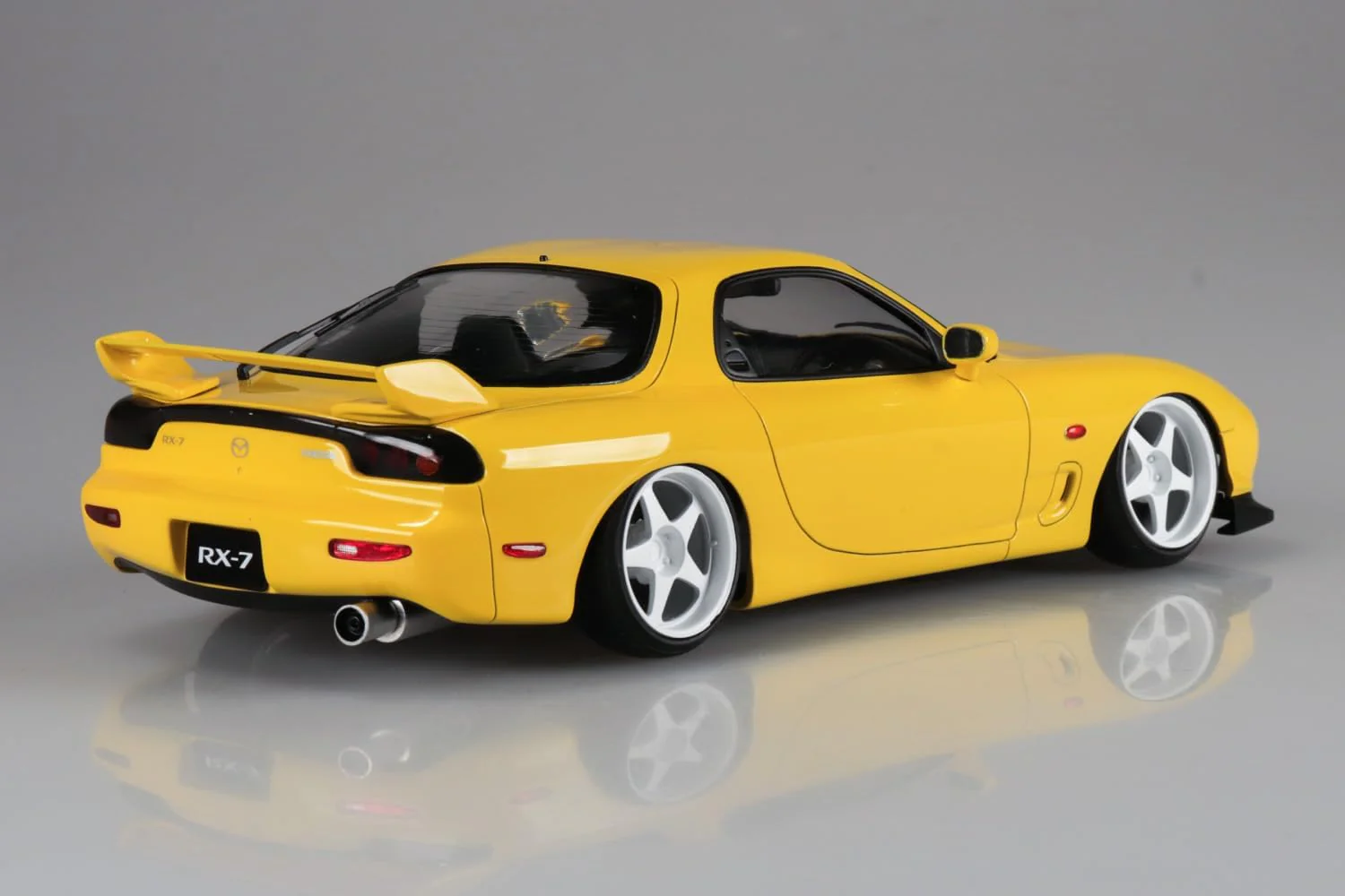 Aoshima 1/24 The Tuned Car No.103 FD3S Mazda RX-7 02 Air Suspension Custom - Image 2
