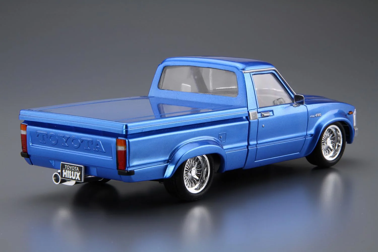 Aoshima 1/24 The Tuned Car No.30 RN30 Toyota Hilux Custom 78 - Image 2