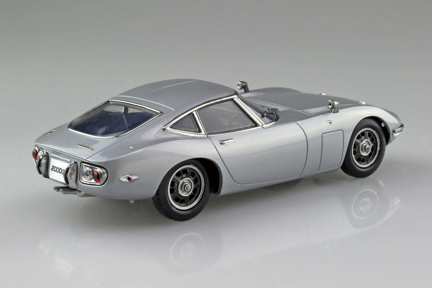 Aoshima 1/32 Easy Plastic Snap Kit No.06-SS Toyota 2000GT Thunder Silver Metallic - Image 2