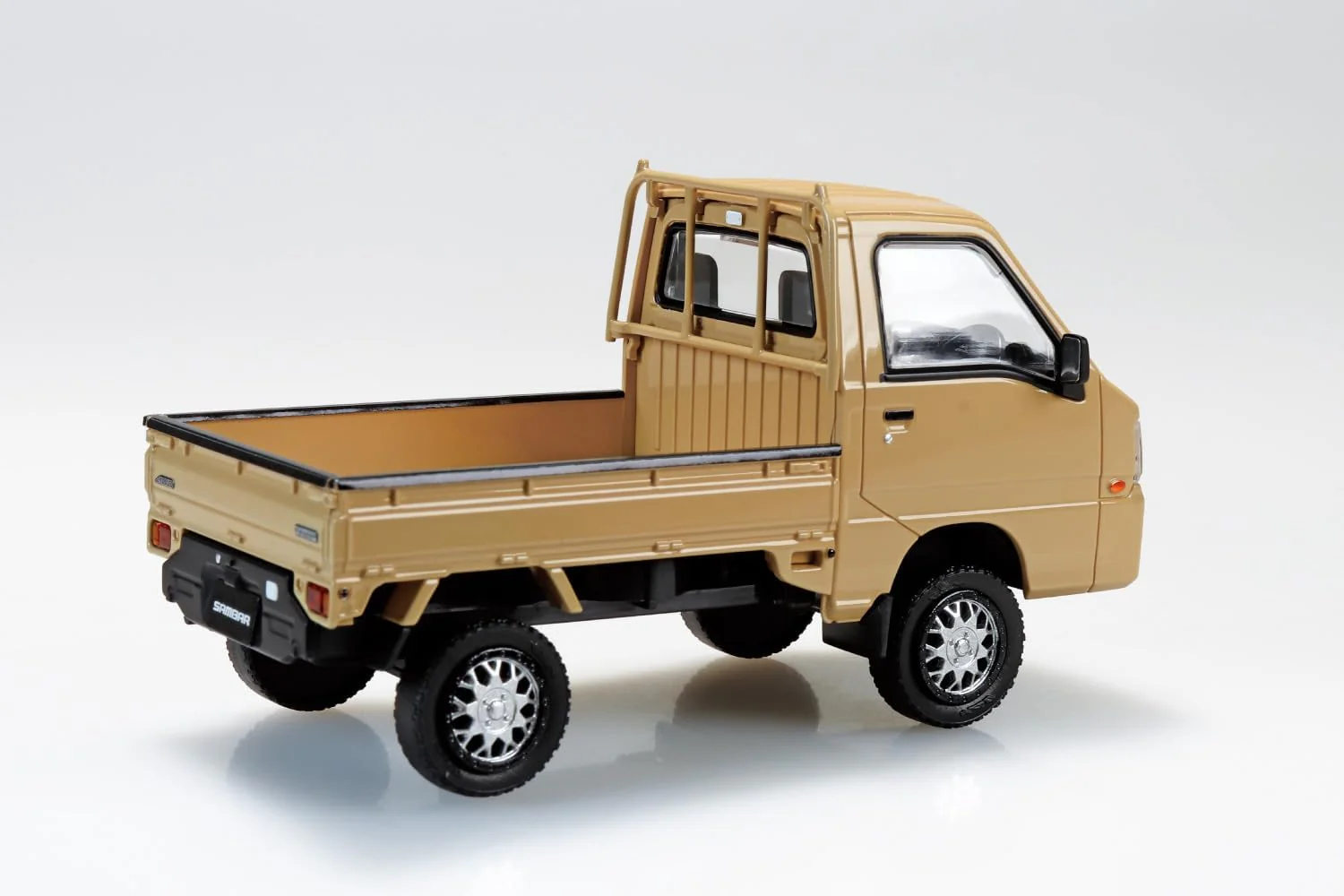 Aoshima 1/32 RakuPla Snap Kit No.05CU-KI Subaru Sambar Truck Custom Wheels Khaki - Image 2