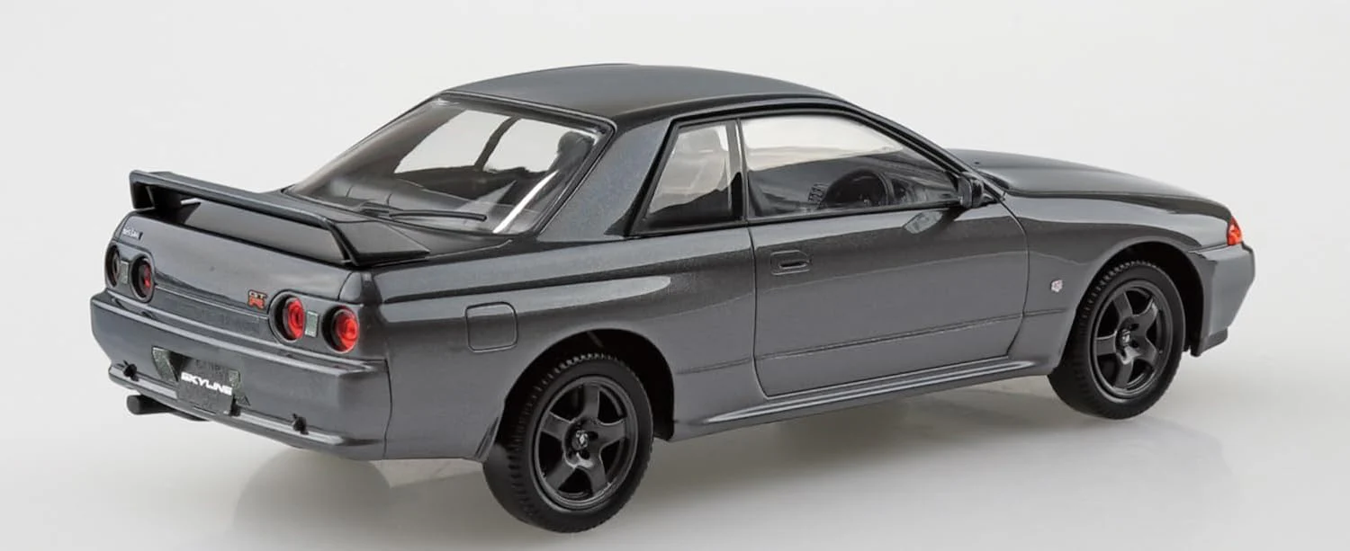 Aoshima 1/32 RakuPla Snap Kit No.14-GG Nissan R32 Skyline GT-R Gun Gray Metallic - Image 3