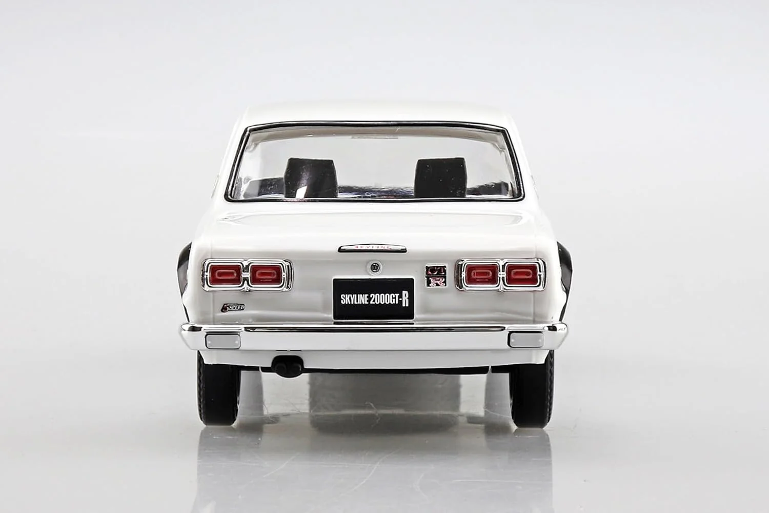 Aoshima 1/32 RakuPla Snap Kit No.16-WH Nissan C10 Skyline 2000GT-R (White) - Image 6