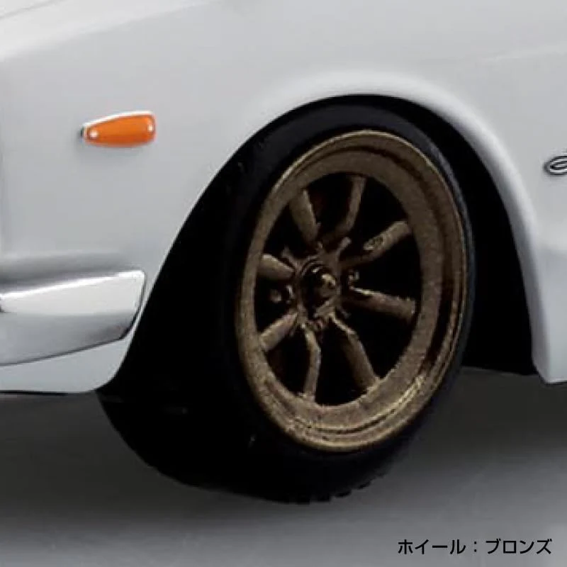 Aoshima 1/32 RakuPla Snap Kit No.16CU-WH Nissan C10 Skyline 2000GT-R Custom Wheel (White) - Image 4