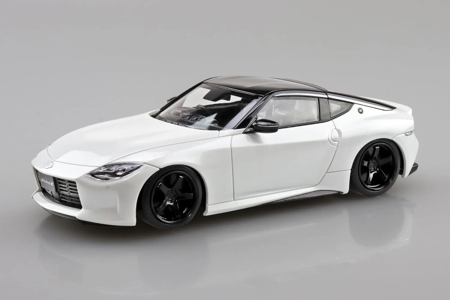 Aoshima 1/32 RakuPla Snap Kit No.17CU-PW RZ34 Fairlady Z Custom Wheel (Prism White) - Image 7