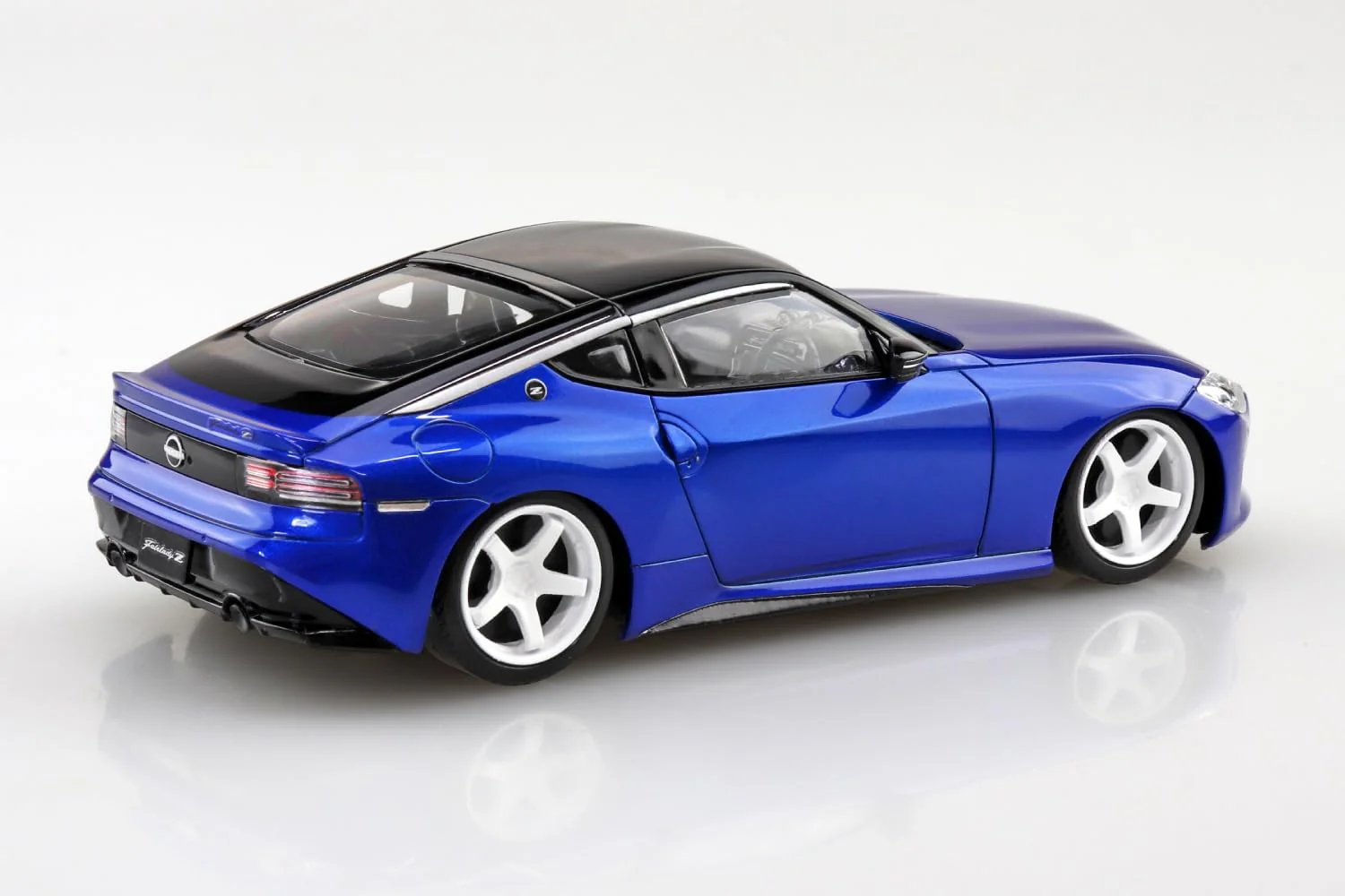 Aoshima 1/32 RakuPla Snap Kit No.17CU-SB RZ34 Fairlady Z Custom Wheels (Seiran Blue) - Image 3