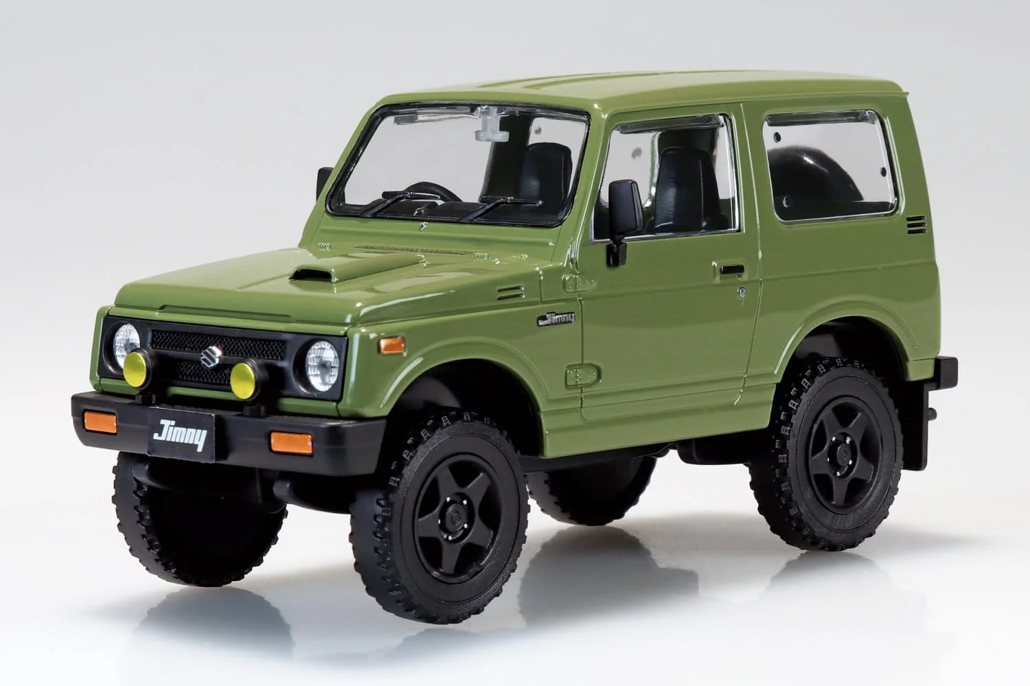 Aoshima 1/32 RakuPla Snap Kit No.18CU-OG Suzuki JA11 Jimny Custom Wheel (Olive Green) - Image 2