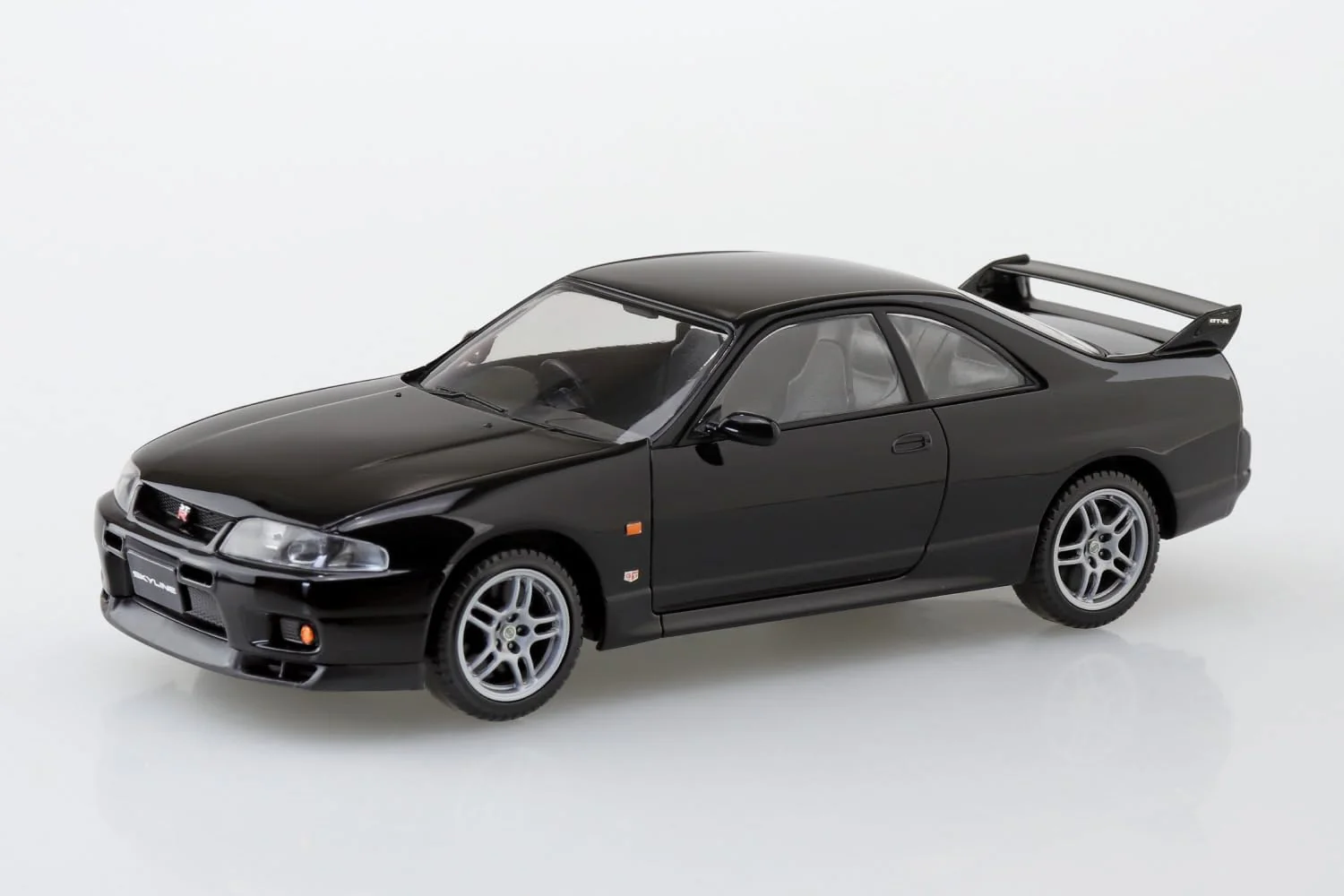 Aoshima 1/32 RakuPla Snap Kit No.21-BK Nissan R33 Skyline GT-R (Black) - Image 3