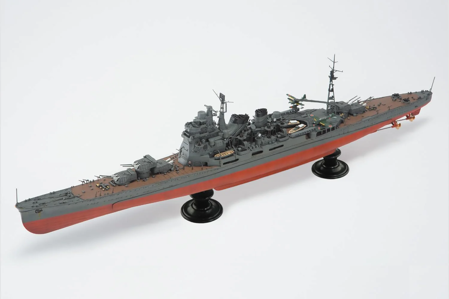 Aoshima 1/350 Ironclad Imperial Japanese Navy Heavy Cruiser Takao 1944 - Image 4