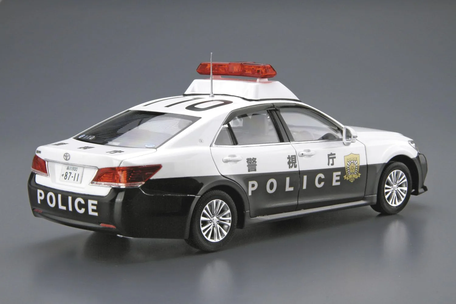 Aoshima Bunka Kyozai 1/24 The Model Car Series No.129 Toyota GRS210 Crown Patrol Car for Police '16 Plastic Model - Image 12