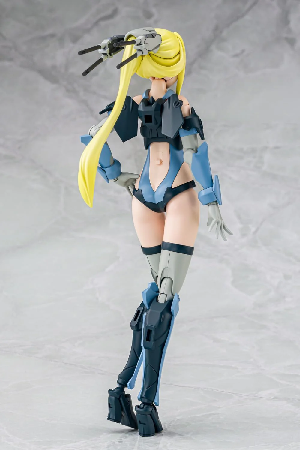 Aoshima V.F.G. MC-18 Macross F VF-25S Super Messiah - Image 11