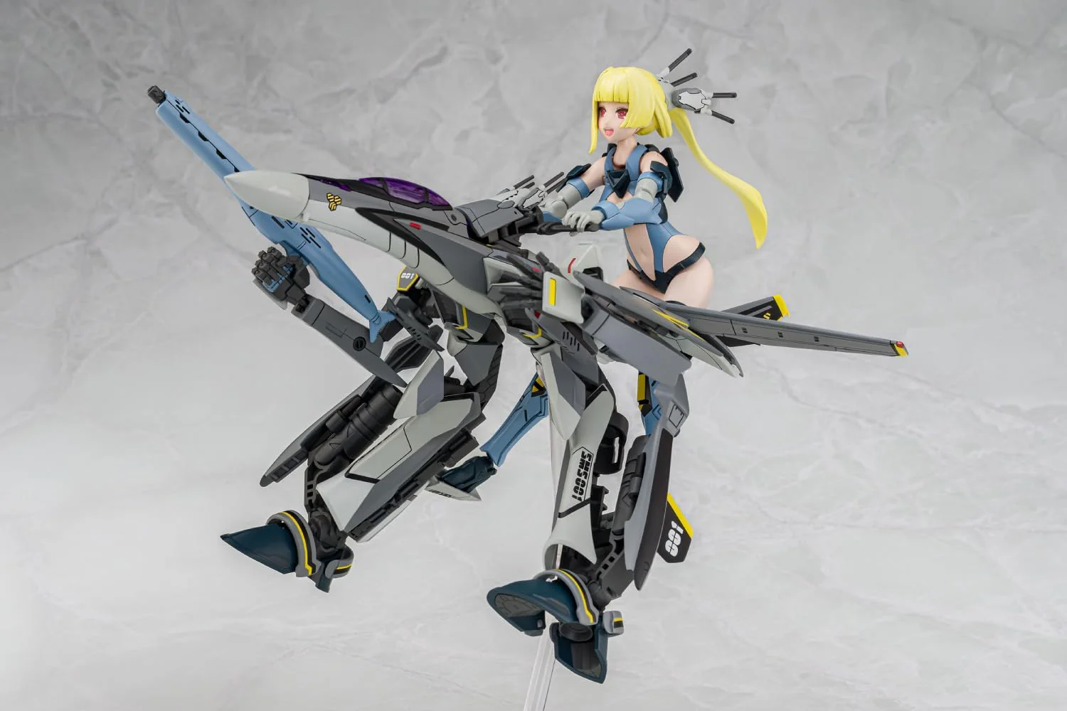 Aoshima V.F.G. MC-18 Macross F VF-25S Super Messiah - Image 25