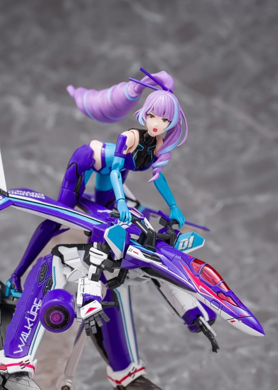 Aoshima V.F.G. No.MC-17 Macross Delta VF-31J Siegfried Mikumo Guynemer - Image 22