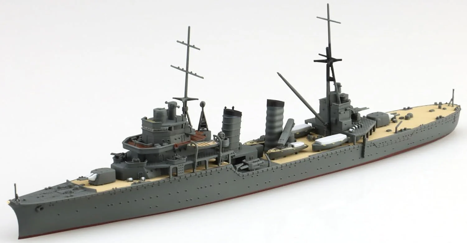 Aoshima WL356 1/700 Japanese Navy Light Cruiser Kashii - Image 2
