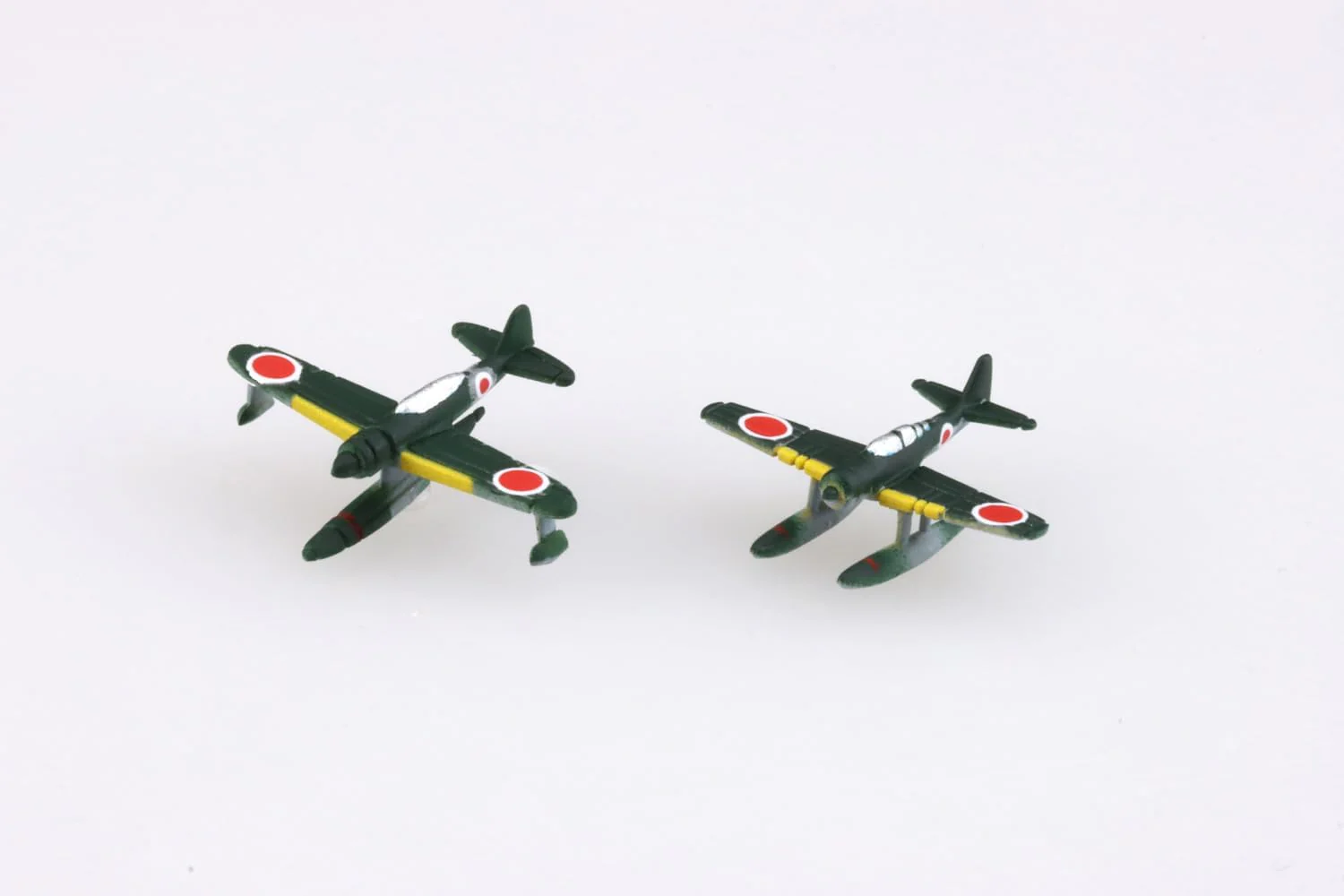 Aoshima WL537 1/700 Imperial Japanese Navy Seaplane Shiun and  Zuiun - Image 2