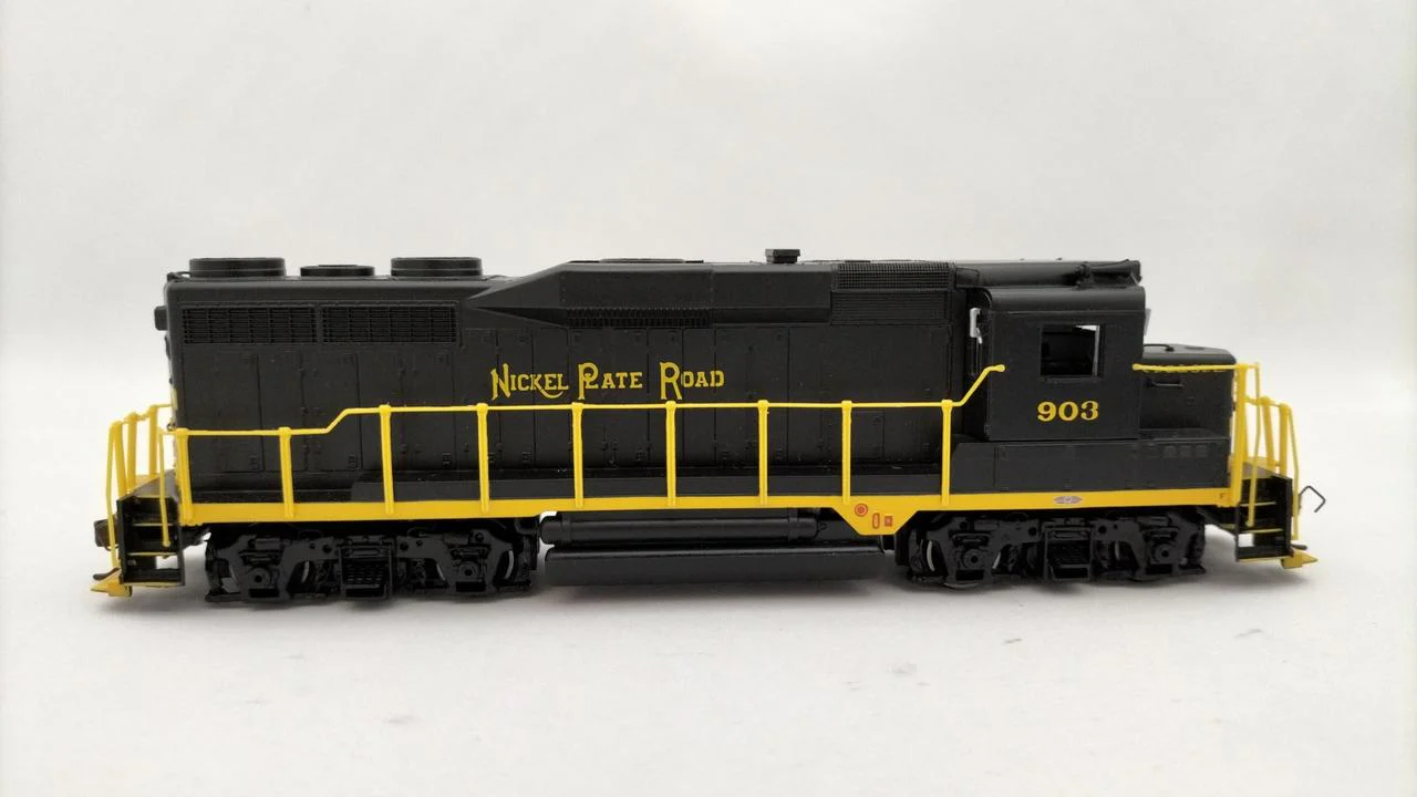 BACHMANN HO Gauge GP 30 DIESEL LOCO - Image 3