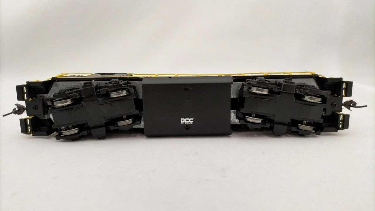 BACHMANN HO gauge GP30 DIESEL LOCO - Image 7
