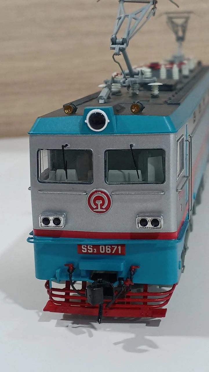 BACHMANN HO Gauge China SS3 Electric Locomotive - Image 5