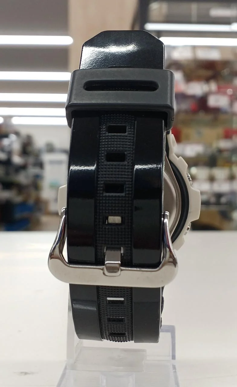 CASIO G-SHOCK AWG-M100GW - Image 4