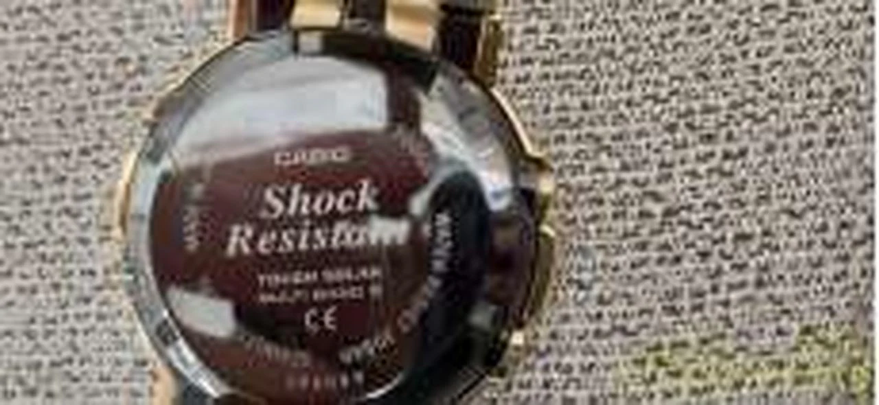 CASIO G-SHOCK AWM-500GD - Image 2
