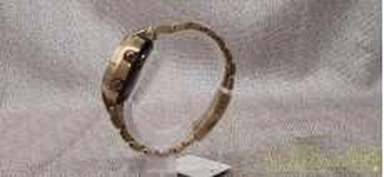 CASIO G-SHOCK AWM-500GD - Image 3