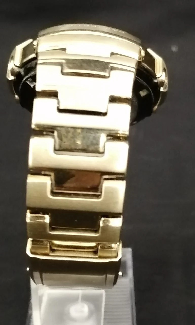 CASIO G-SHOCK AWM−500GD - Image 4