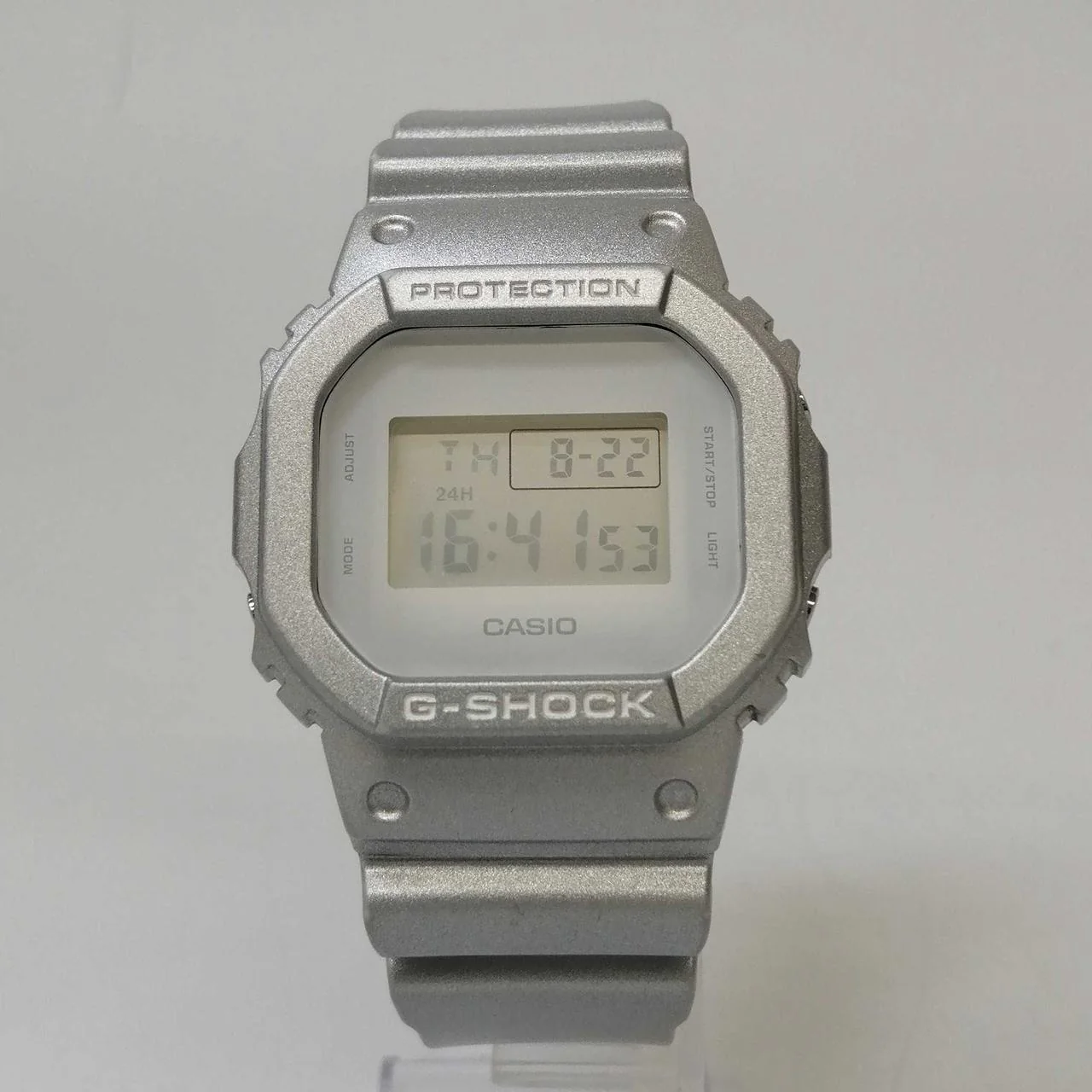 CASIO G-SHOCK DW-5600SG