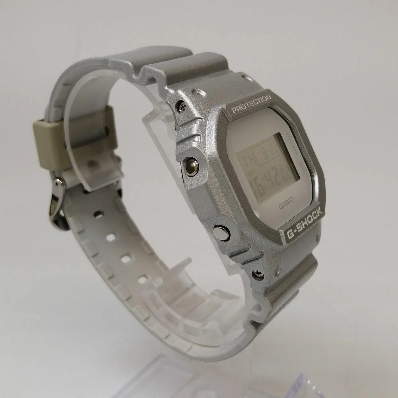 CASIO G-SHOCK DW-5600SG - Image 2