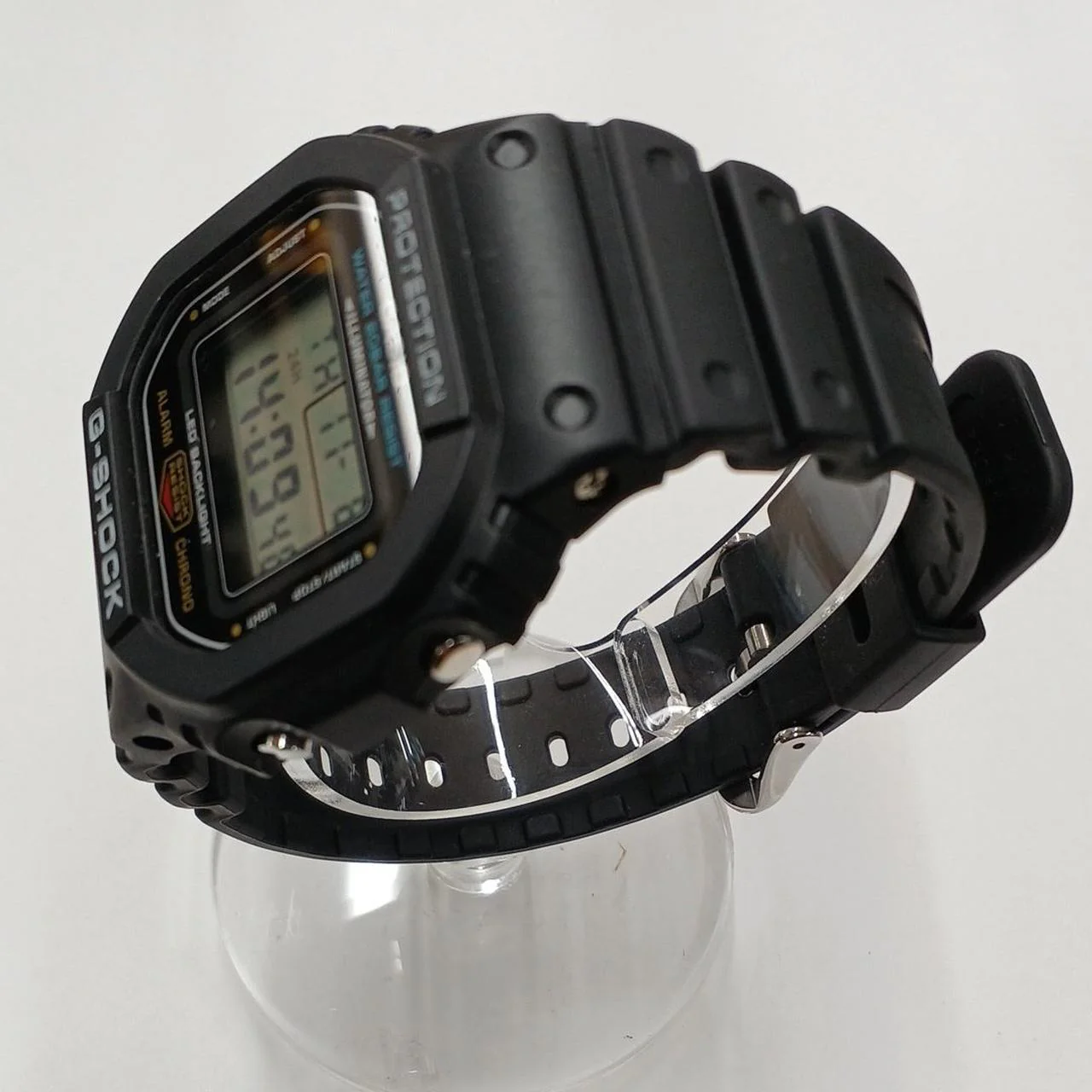 CASIO G-SHOCK DW-5600UE - Image 2