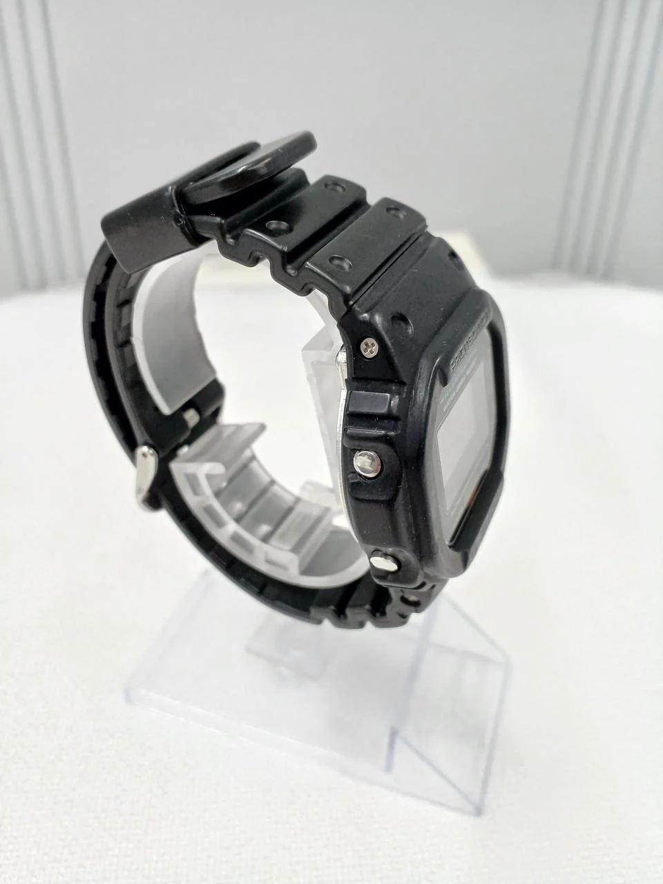 CASIO G-SHOCK DW-5600UE-1JF - Image 3