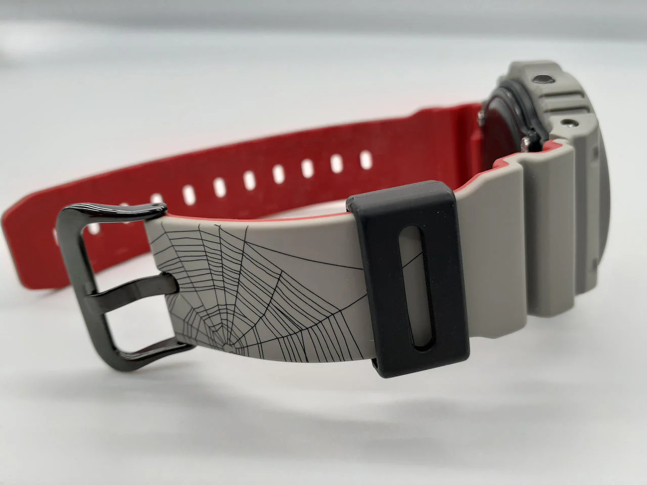CASIO G-SHOCK DW-5700SF - Image 4