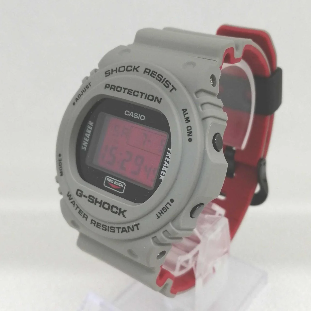 CASIO G-SHOCK DW-5700SF - Image 2