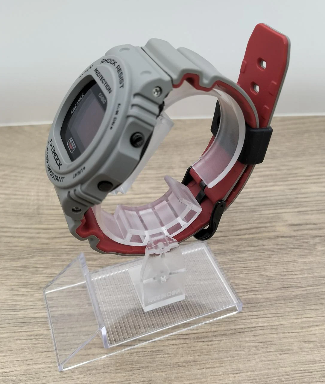 CASIO G-SHOCK DW-5700SF - Image 3