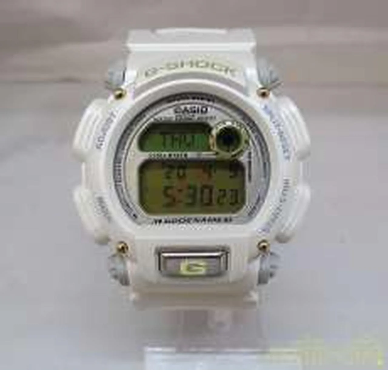 CASIO G-SHOCK DW-8800