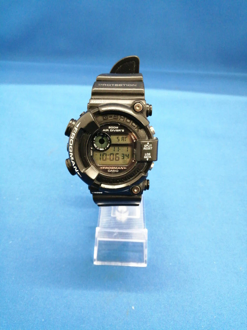 CASIO G-SHOCK FROGMAN DW-8200