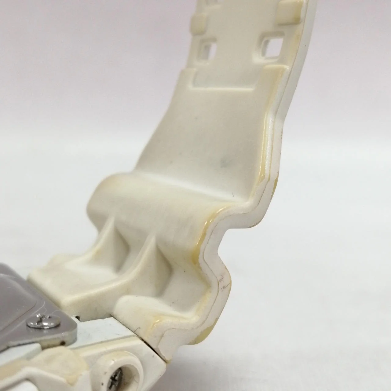 CASIO G-SHOCK G-8900A White paint peeling - Image 16