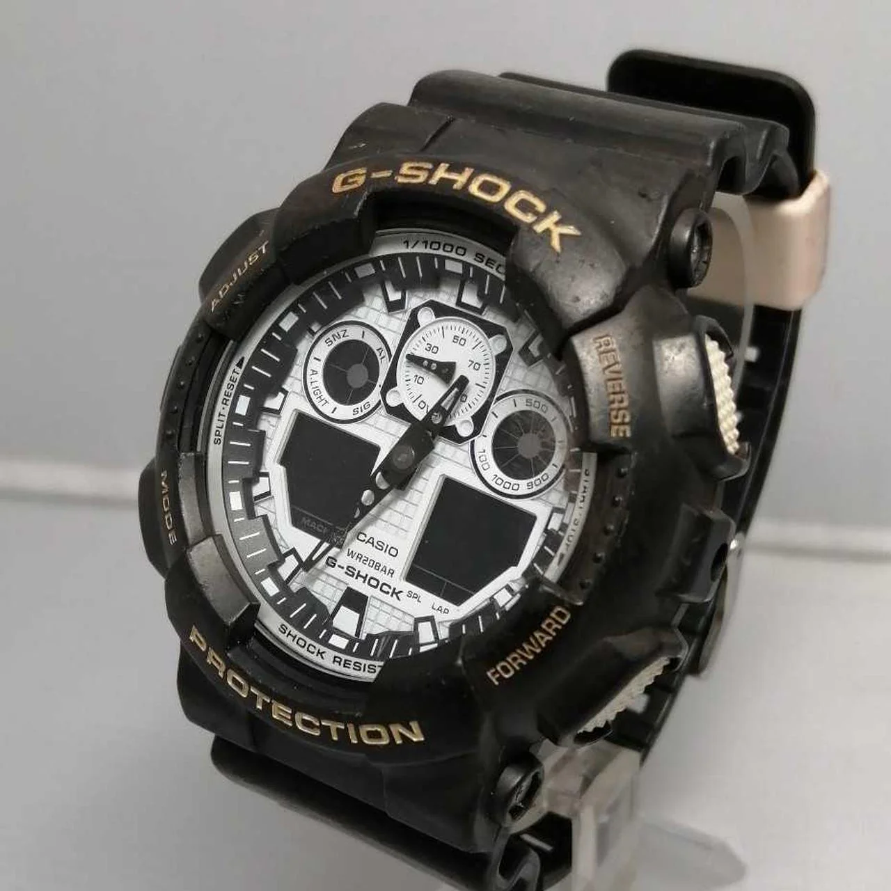 CASIO G-SHOCK GA-100BW