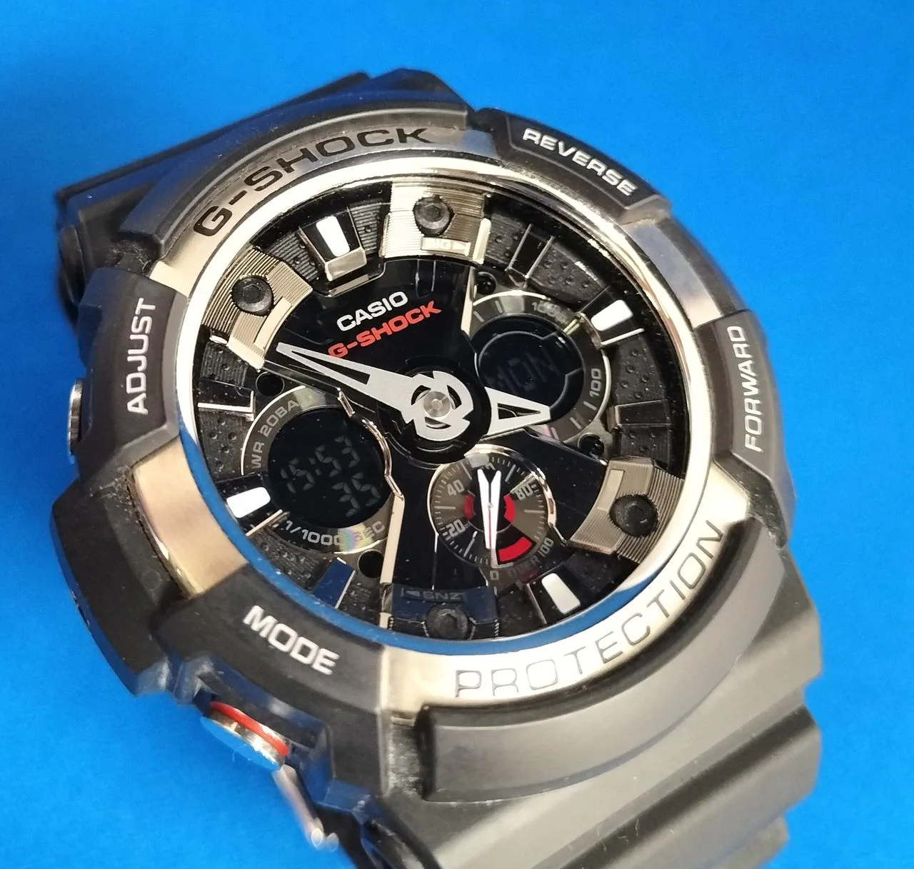 CASIO G-SHOCK GA-200 - Image 2