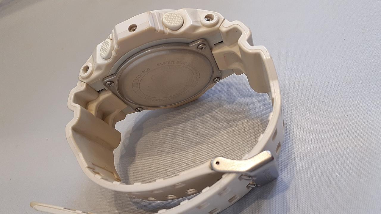 CASIO G-SHOCK GA-300 - Image 2